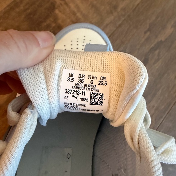 Puma Women's Sneakers in Cream and Light Blue - Picture 6 of 7